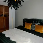 Lägenhet Glamour Vox - Romantic Cu Jacuzzi Privat In *