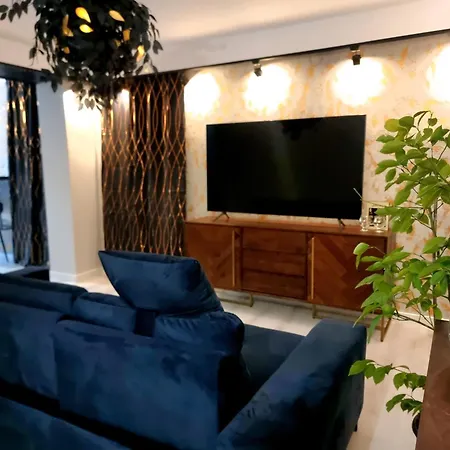 Glamour Vox - Romantic Jacuzzi Escape - Cluj-Napoca - Near Bt & Cluj Arena Kluž