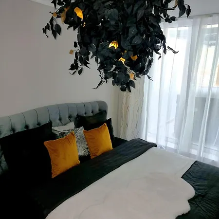 Apartmán Glamour Vox - Romantic Jacuzzi Escape - Cluj-Napoca - Near Bt & Cluj Arena
