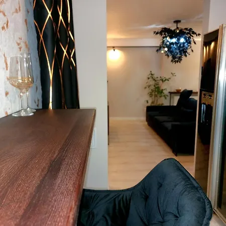 Glamour Vox - Romantic Jacuzzi Escape - Cluj-Napoca - Near Bt & Cluj Arena Apartmán