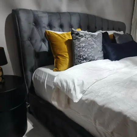 Glamour Vox - Romantic Jacuzzi Escape - Cluj-Napoca - Near Bt & Cluj Arena Kluž