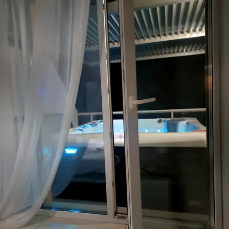 Glamour Vox Private Jacuzzi