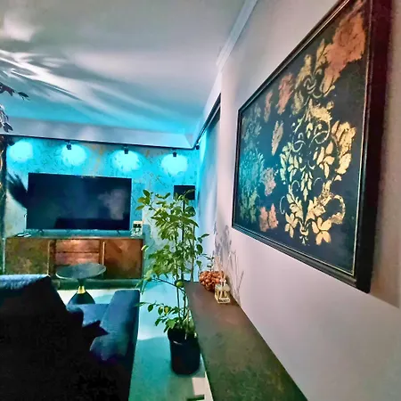 Glamour Vox - Romantic Jacuzzi Escape - Cluj-Napoca - Near Bt & Cluj Arena Apartmán