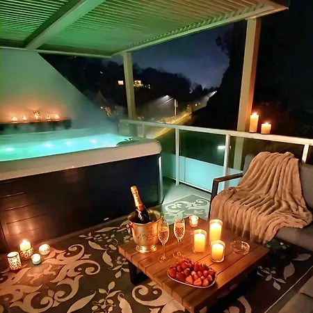 Apartmán Glamour Vox - Romantic Jacuzzi Escape - Cluj-Napoca - Near Bt & Cluj Arena