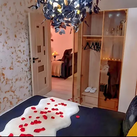 Glamour Vox - Romantic Jacuzzi Escape - - Near Bt&cluj Arena Apartament