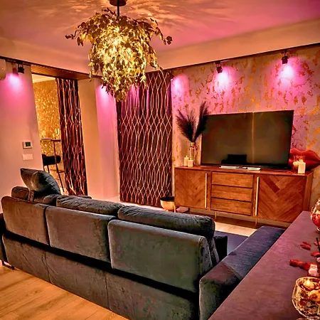 Glamour Vox - Romantic Jacuzzi Escape - - Near Bt&cluj Arena Apartament *